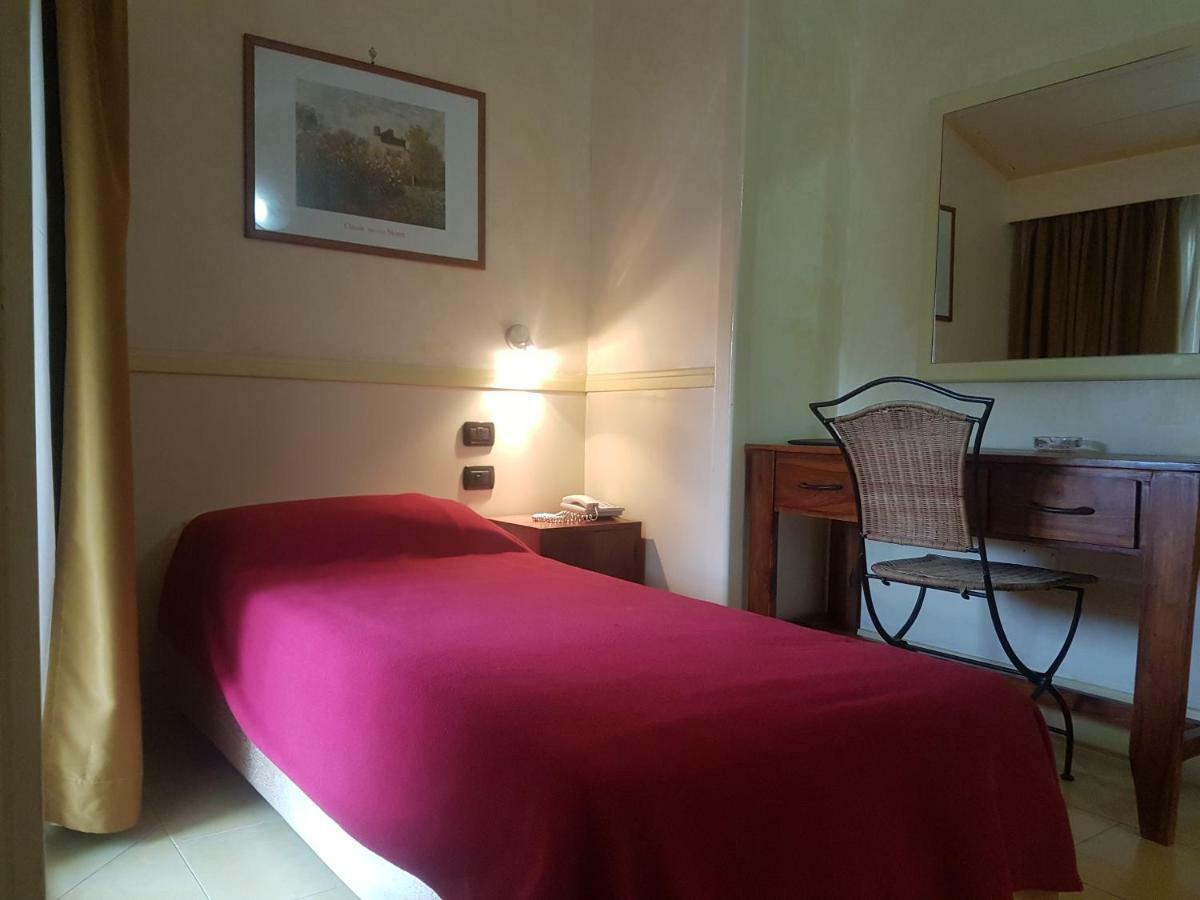 Hotel Mediterraneo Qualiano Zewnętrze zdjęcie